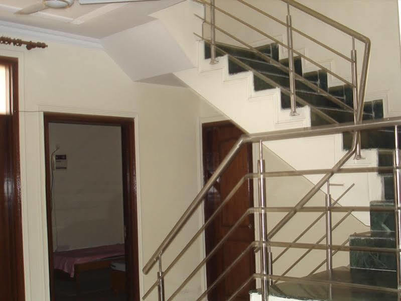Hôtel Laxmi House à New Delhi Extérieur photo